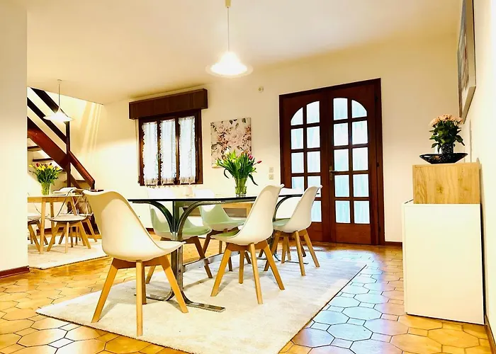 Villa Riviera By The Sea
